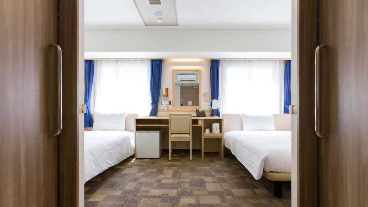 Toyoko Inn Tokyo Shinjuku Gyoemmae Eki 3 Ban Deguchi Zewnętrze zdjęcie